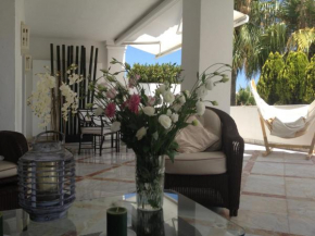STUNNING 175 m2 APARTMENT with TERRACE and JACUZZI